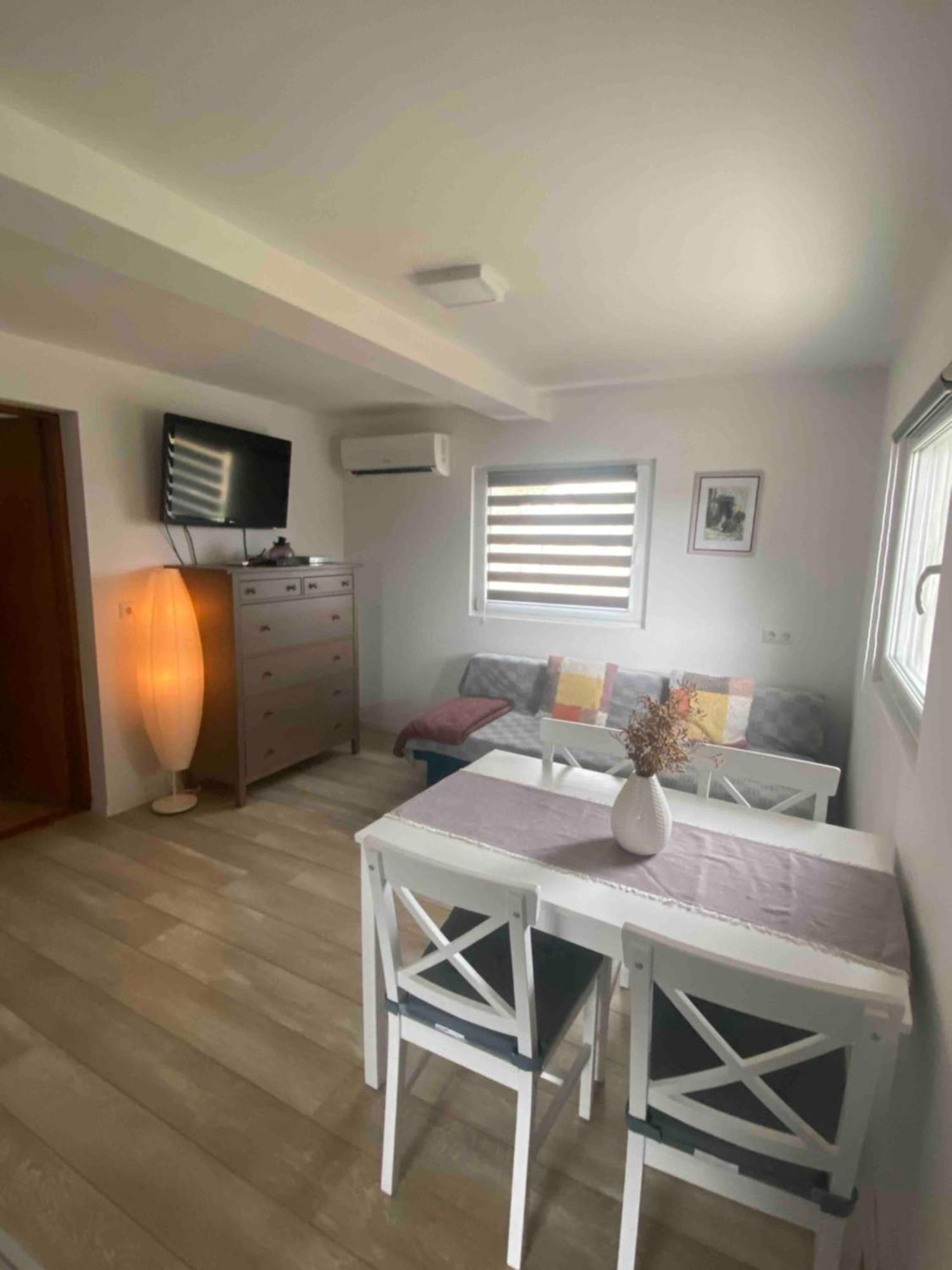 Viva 2 Rovinj Apartment ภายนอก รูปภาพ